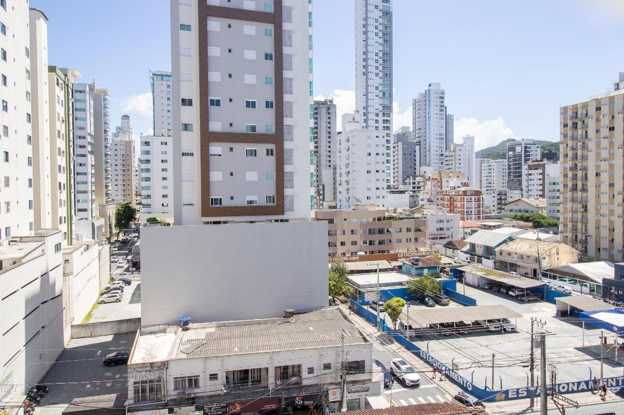 Апартаменти Bk34 - 2 Dorm Climatizados, Prox Calcadao, Garagem Балнеаріу-Камборіу Екстер'єр фото